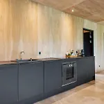 3 Bedroom Beautiful In Holiday home
