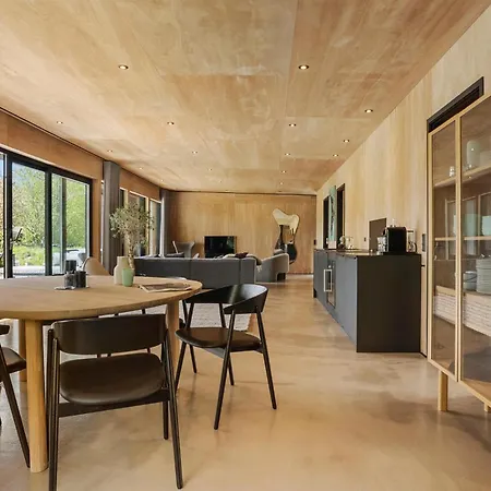 3 Bedroom Beautiful In Holiday home