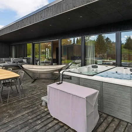 3 Bedroom Beautiful In Ebeltoft